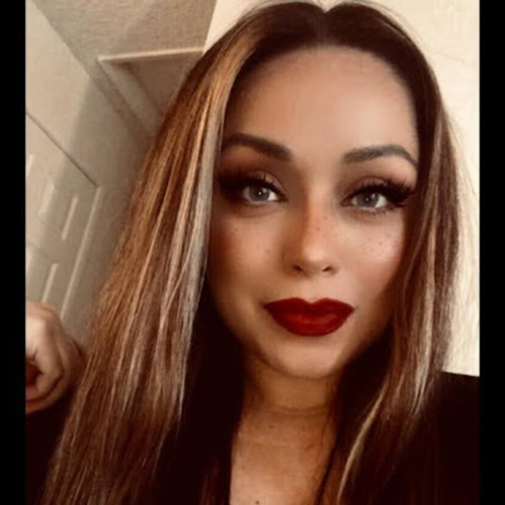 Meet your Posher, Monique